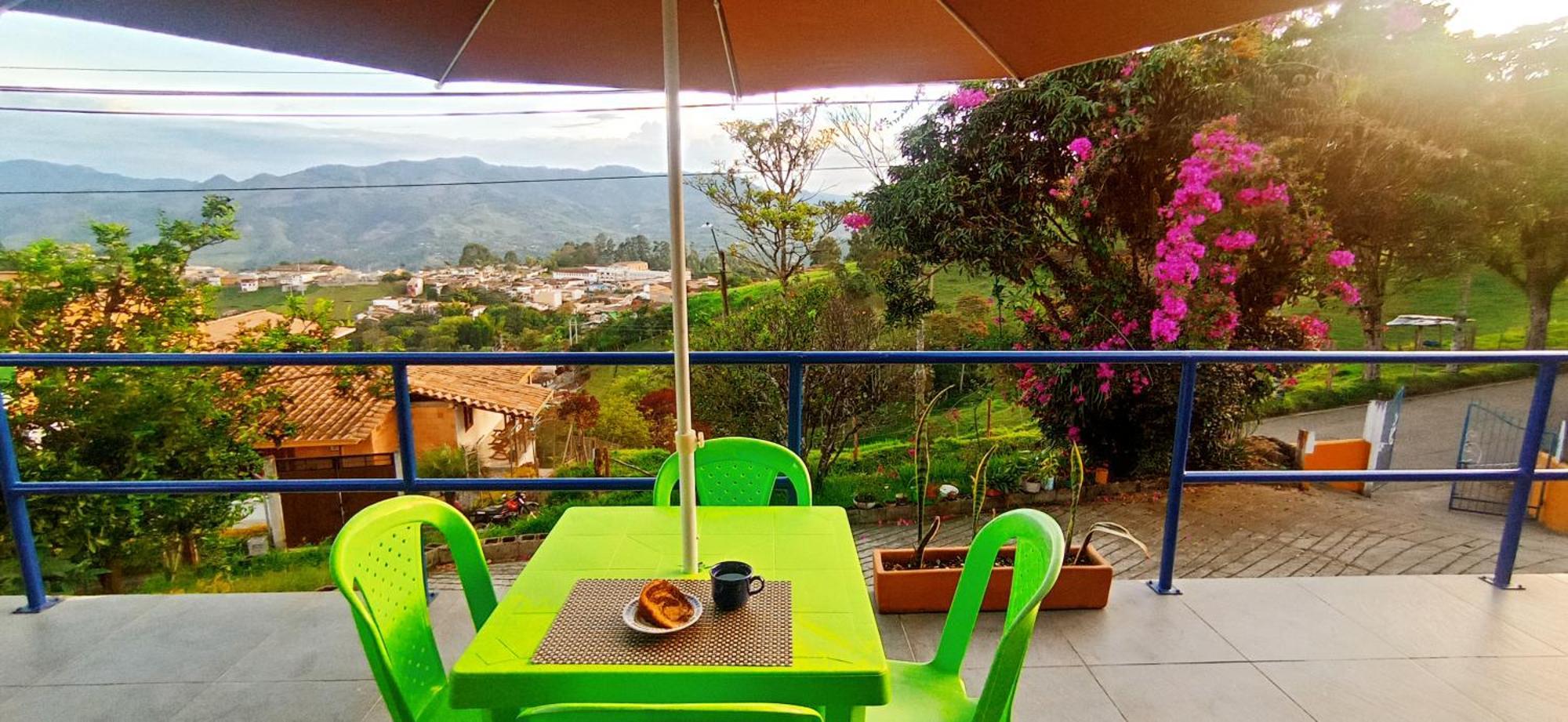 Hotel ᒍᑌᕼᗩᒪᑌ Jericoc  Exterior foto